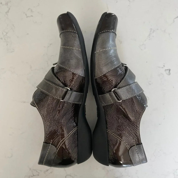 Un Tour en Ville Casual Funky Sgl Strap Patent Leather Shoes Brown Grey Sz 36 - Picture 6 of 12